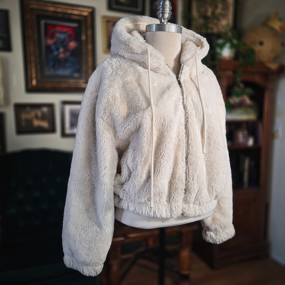 Love Tree Faux Fur Teddy Hoodie Jacket Cream Cropped Fuzzy Winter Coat Small S - Picture 2 of 8